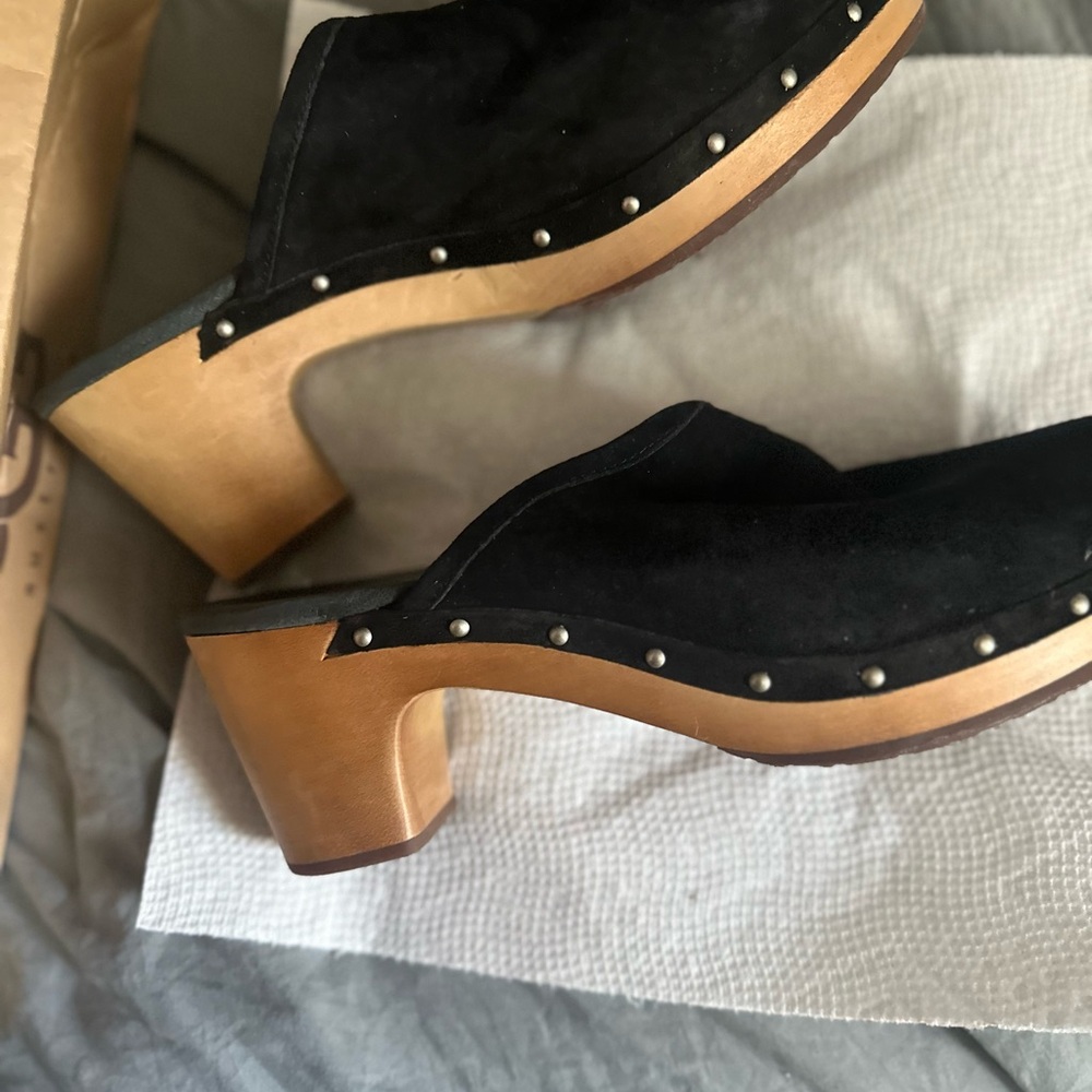 Black Wooden Heel Women's Clogs